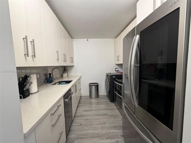 Foto del edificio - 8200 SW 210th St
