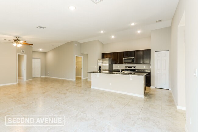 Foto del edificio - 1426 Paramount Ave SE