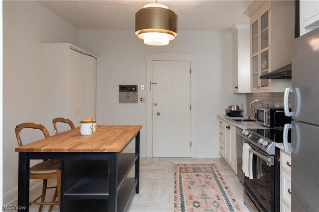 Foto del edificio - 2472 Overlook Rd
