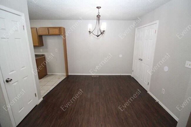 Building Photo - 8213 E 65th St
