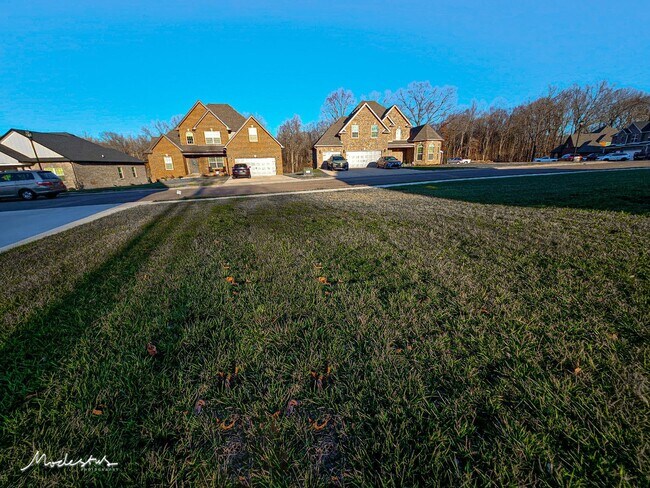 Building Photo - 1718 Oak Frst Dr