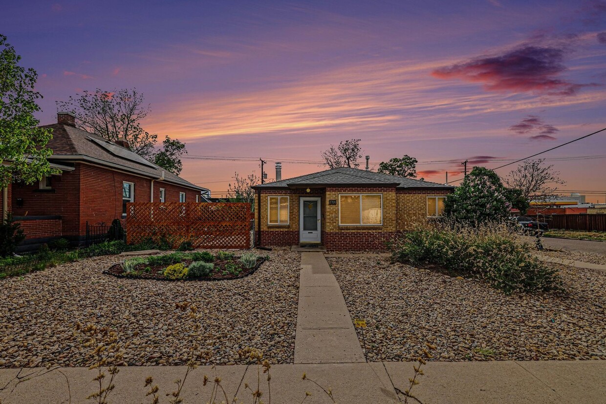 Platte Park Charmer with Sunny Spaces, Cool AC & a Private Backyard Retreat - Platte Park Charmer with Sunny Spaces, Cool AC & a Private Backyard Retreat