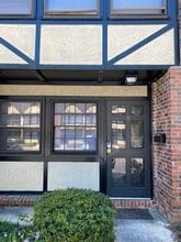 Building Photo - 117 Engleside St