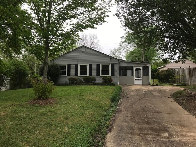 Building Photo - 1048 McDow Dr