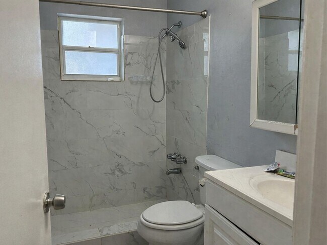 Foto del edificio - 5016 22nd St W