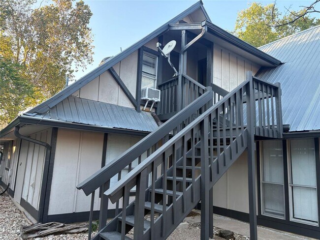 Foto del edificio - 8612 Bowling Green Dr