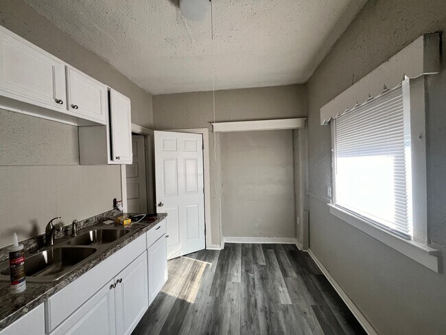 Foto del edificio - 3927 Bellefontaine Ave | 2BR 1 BA