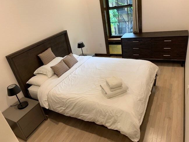 Foto del edificio - 121 E 37th St