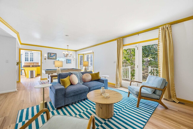 Building Photo - 12 Apple Tree Way