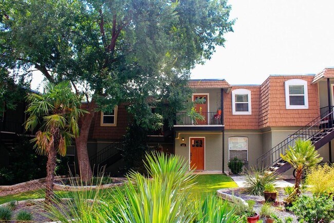 Building Photo - 1500 East Side Dr