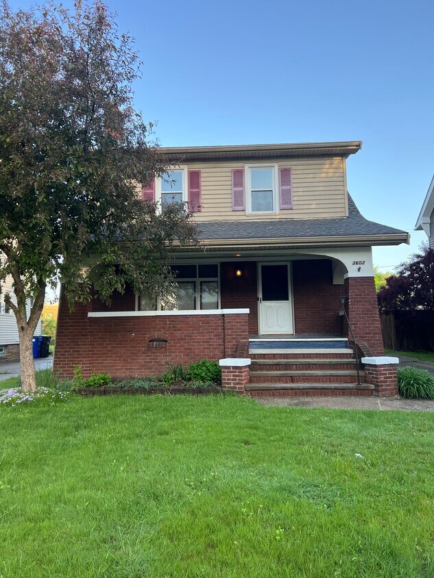 Foto principal - 3602 W 148th St