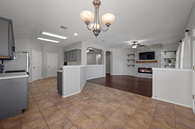 Foto del edificio - 1500 Lochaline Loop