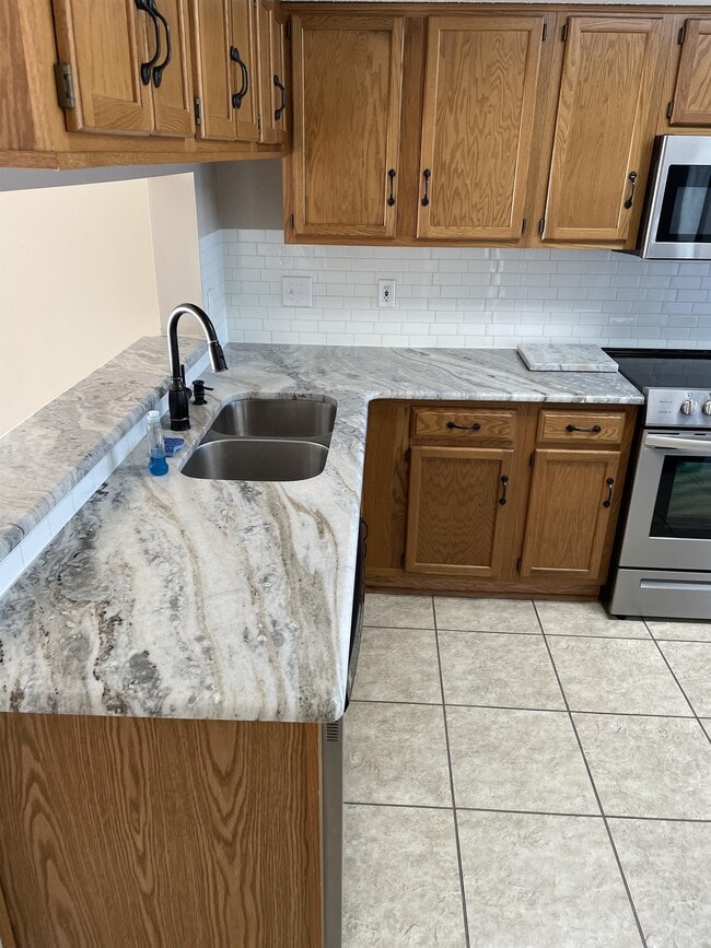 Building Photo - 3226 Spinnaker Point