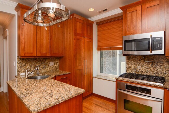 Foto del edificio - 3614 N Bosworth Ave