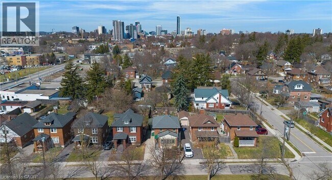 Photo du bâtiment - 24 Onward Ave