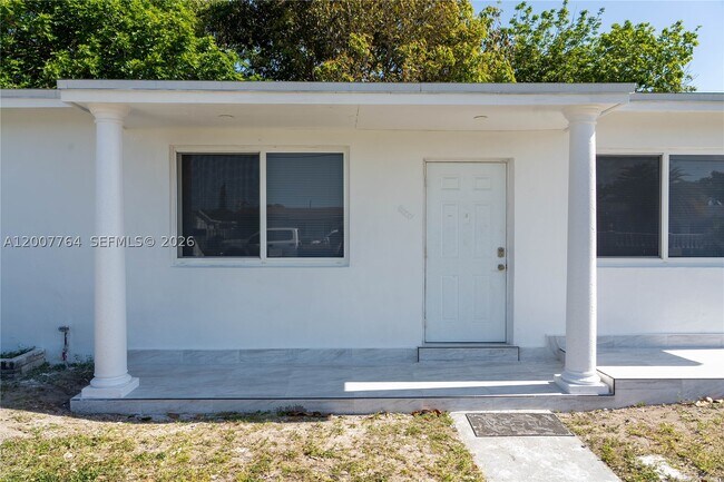 Foto del edificio - 4000 NW 195th St