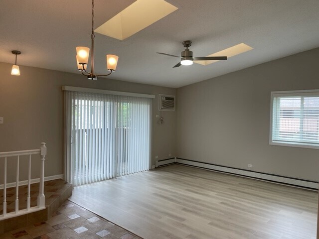 Building Photo - 12 Echo Ct