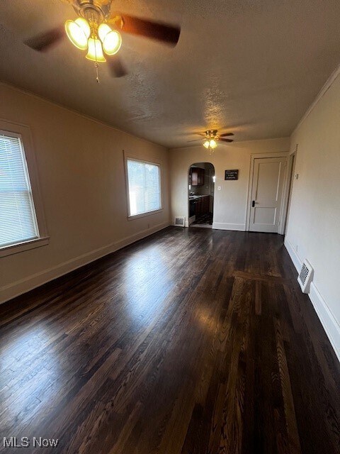 5598 South Ave Youngstown, OH 44512 – photo 3