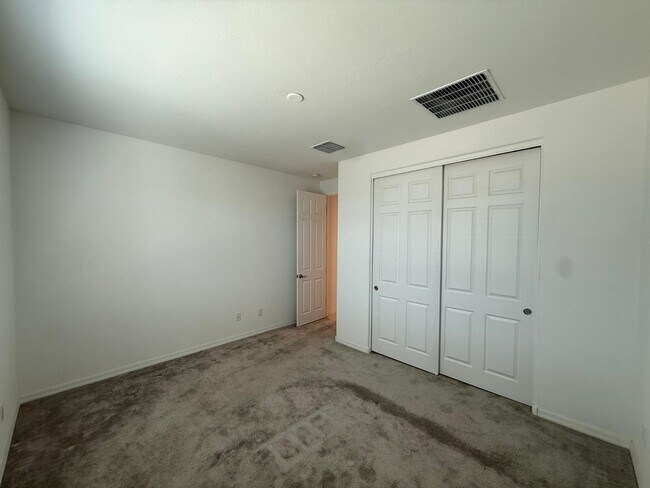 Foto del edificio - 15744 W Jefferson St