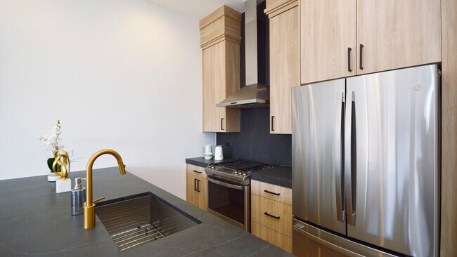 Foto del edificio - 2513 N Halsted St