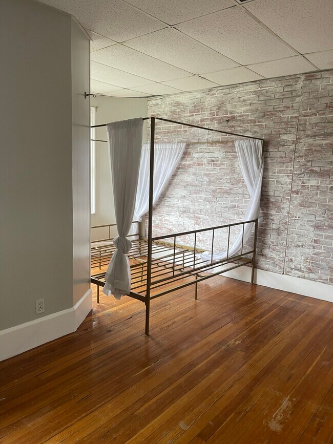 Foto del edificio - 879 Beacon St