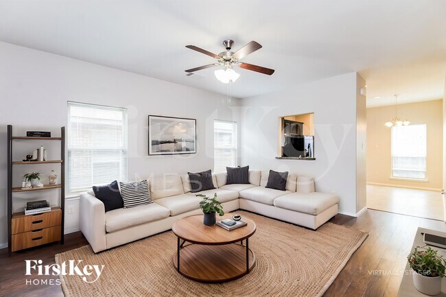 Foto del edificio - 1309 Alder Tree Ln