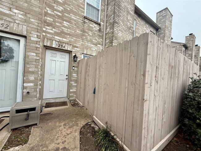 Building Photo - 3254 Holly Hall St