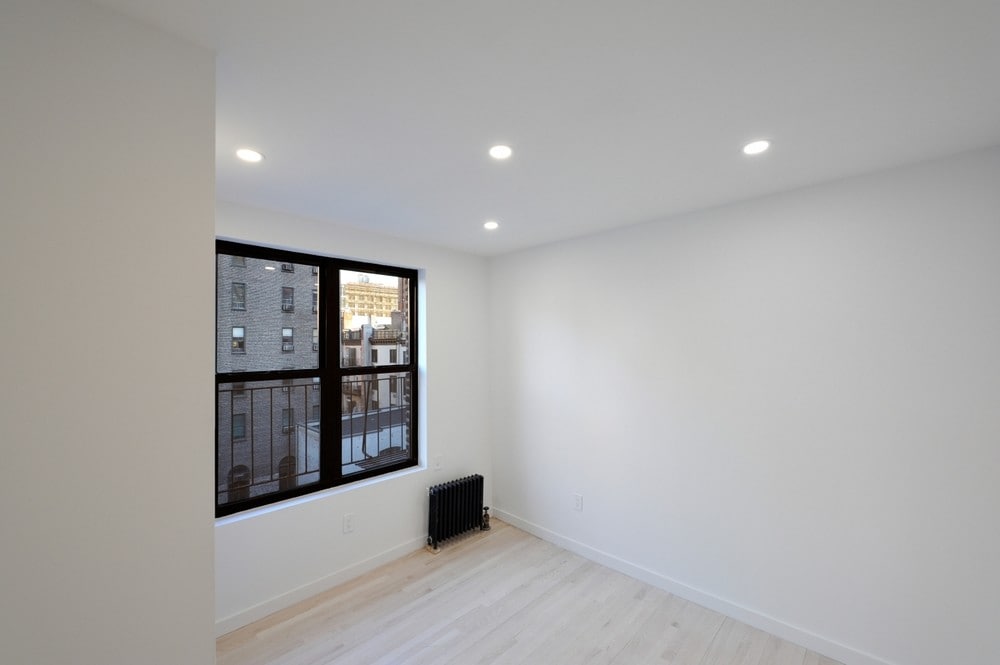 Primary Photo - 236 W 15th St