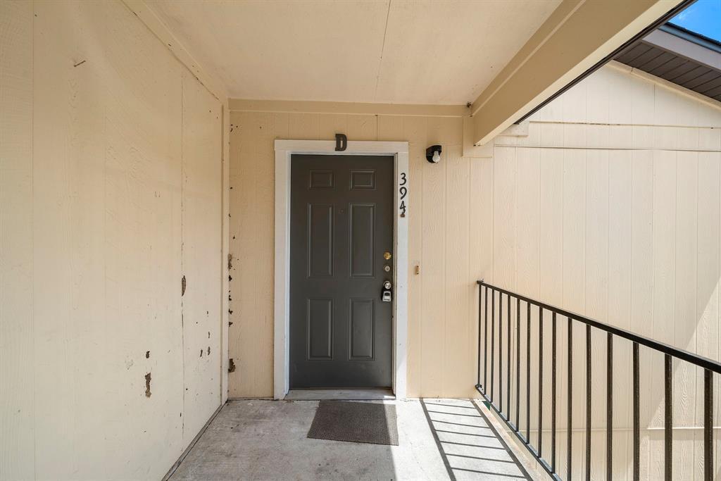 Primary Photo - 394 Duroux Rd