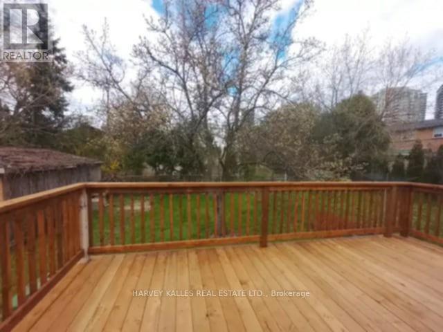 Photo du bâtiment - 32 Santa Barbara Rd