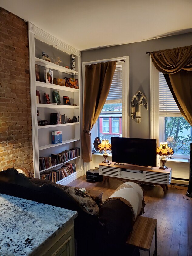 Primary Photo - 277 Hudson Ave