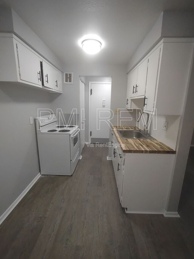 Foto del edificio - 14433 Triskett Rd