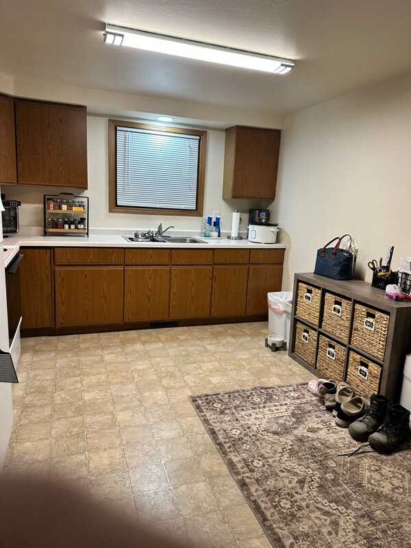 Foto del edificio - 600 N Steven Ave