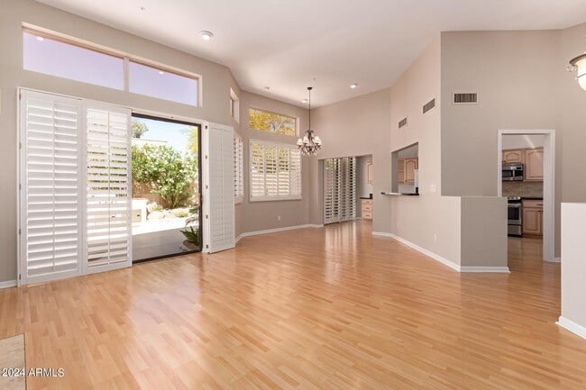 Building Photo - 7740 E Gainey Ranch Rd
