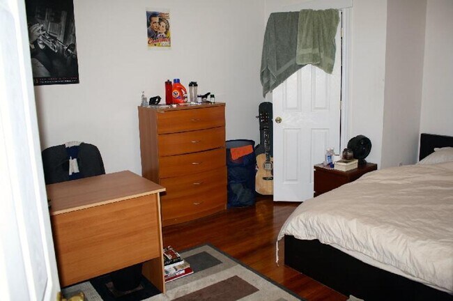 Foto del edificio - Amazing 4 Bedroom Apartment available 9/1/26