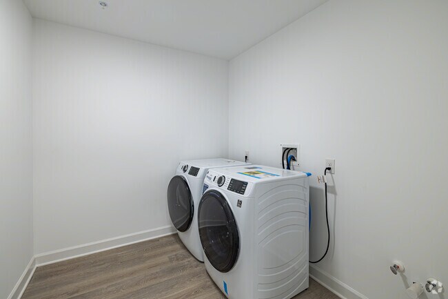 2 habitaciones, 1,5 baños, 1,645 pies cuadrados, lavandería - Central Park