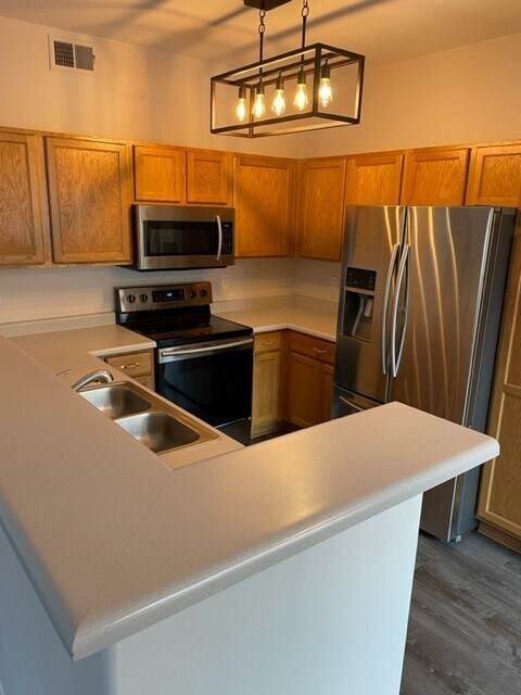 Kitchen - 8500 E Jefferson Ave