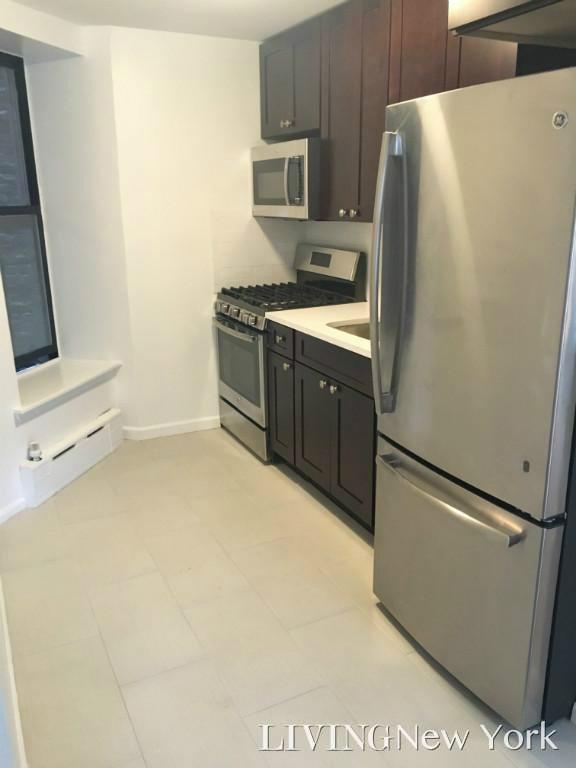 Building Photo - 330 W 141st St