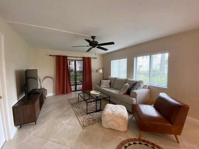 Foto del edificio - 910 Vanderbilt Beach Rd