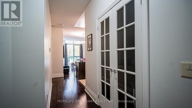 Photo du bâtiment - 1 Upper Duke Crescent