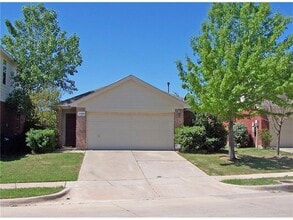 Building Photo - 11405 Gloriosa Dr