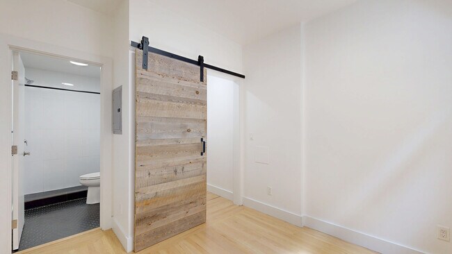 Building Photo - 861 Sutter St