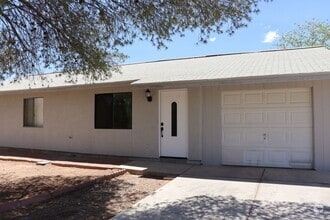 Building Photo - 412 N Schrader Rd