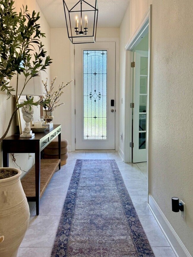 Foto del edificio - 671 Charter Oaks Blvd