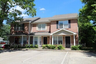 Building Photo - 938 Cumberland Dr