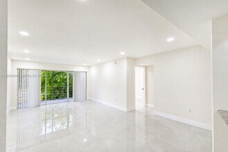 Building Photo - 4205 N University Dr