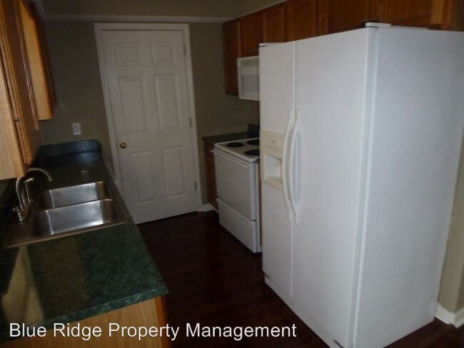 Foto del edificio - 2 br, 2.5 bath House - 100 Waterford Court