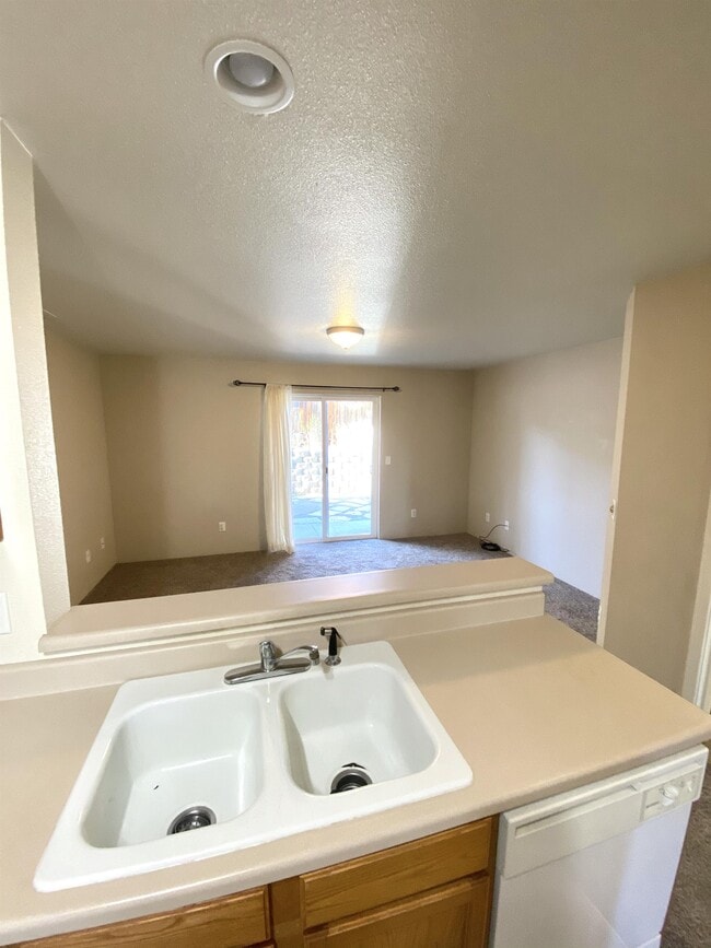 Foto del edificio - 2030 Brookhurst St