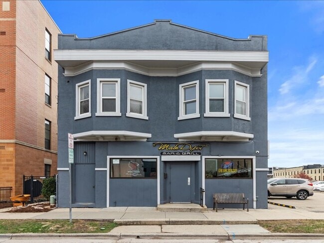 Building Photo - 625 W Main St