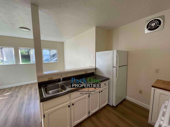 Building Photo - Buckley